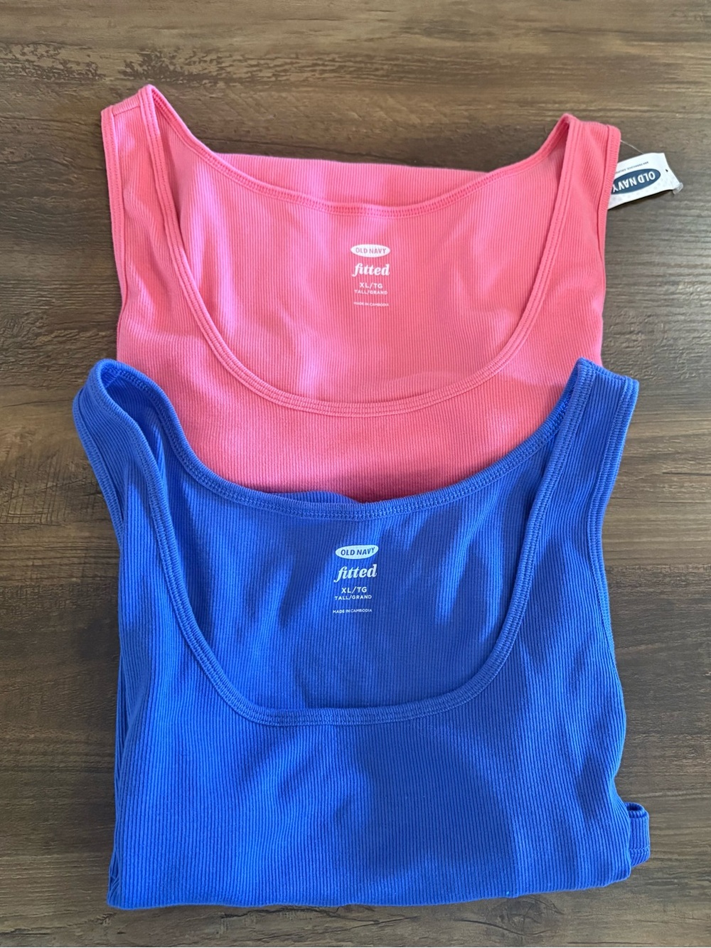 Old Navy Fitted Tanks in XL Tall